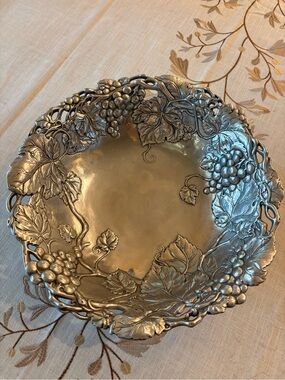 Vintage 1998 Arthur Court Grapevine Serving Bowl